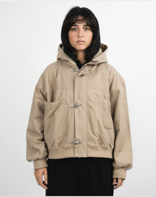 Beuge clasp hooded jacket
